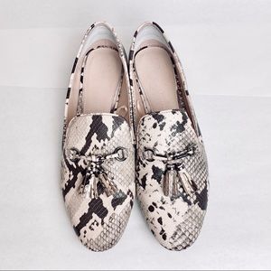 Zara Snakeskin tasseled loafers